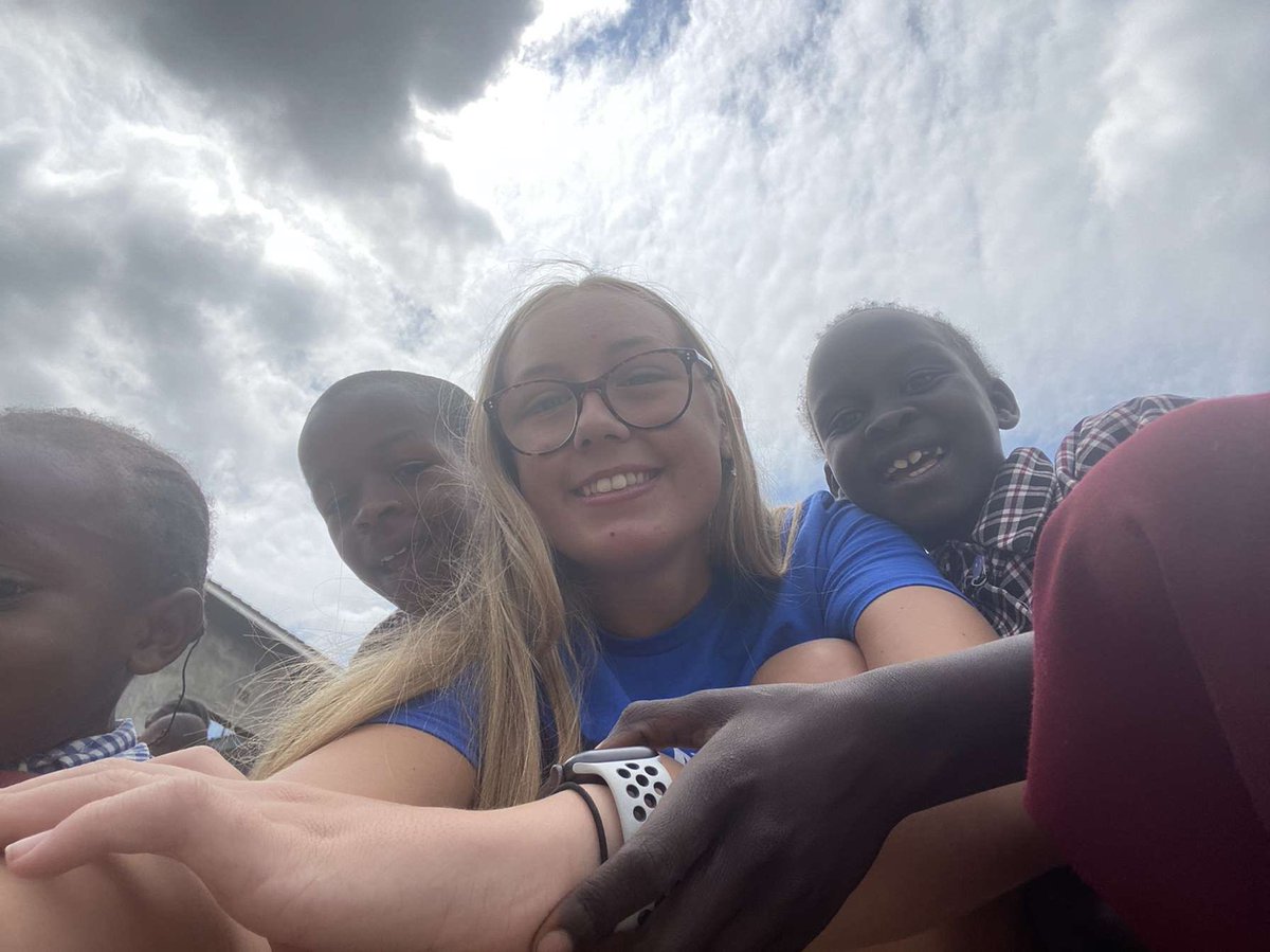 samcarey72's tweet image. Hannah Bryan want to thank @LionsClubsBI so much for #makingthingspossible❤️ working with children and changing lives at  #thewalkcentrenakuru orgainised by #chicollegegroup