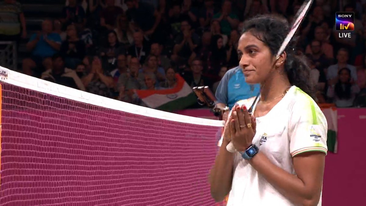 itsmepriyankaa's tweet photo. Will always support and cheer for no matter what... She came, she saw, she conquered 🥺💖🫂. Words are falling short for me to articulate my feelings. Seeing her win feels so personal to me 💖. Congratulations @Pvsindhu1 💐

#CommonwealthGames https://t.co/sYcydDrpB7