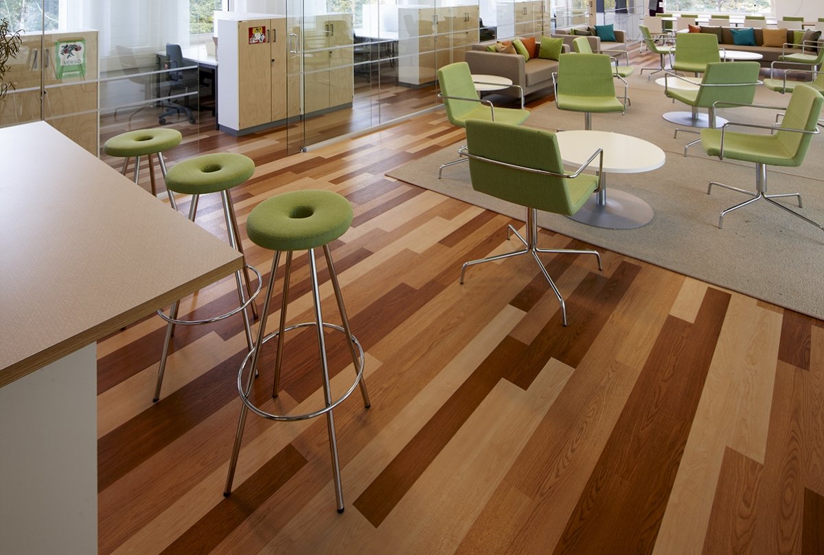 Teknoflor's tweet photo. Natural, clean floors for every environment ✨ 

LT Plank Collection offers a clean design developed with ENOMER, manufactured from a blend of pure thermoplastic polymers and natural minerals. Order samples here: https://t.co/pYZgVdmZDG https://t.co/apK0QN6n5z