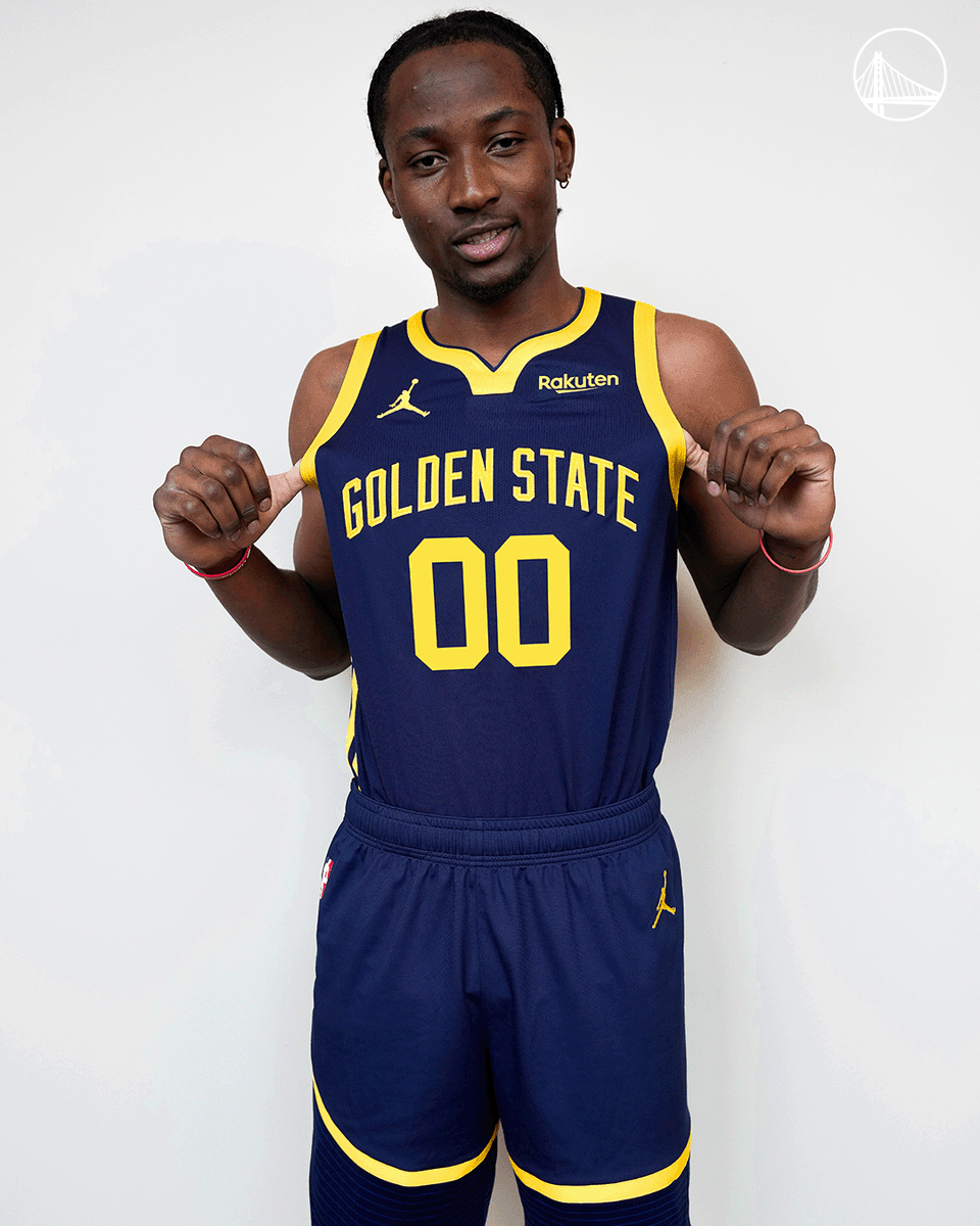 BleacherReport's tweet photo. Dubs drop their new Statement Edition jerseys 🌁

(via @warriors) https://t.co/yWZ4KnMxDc