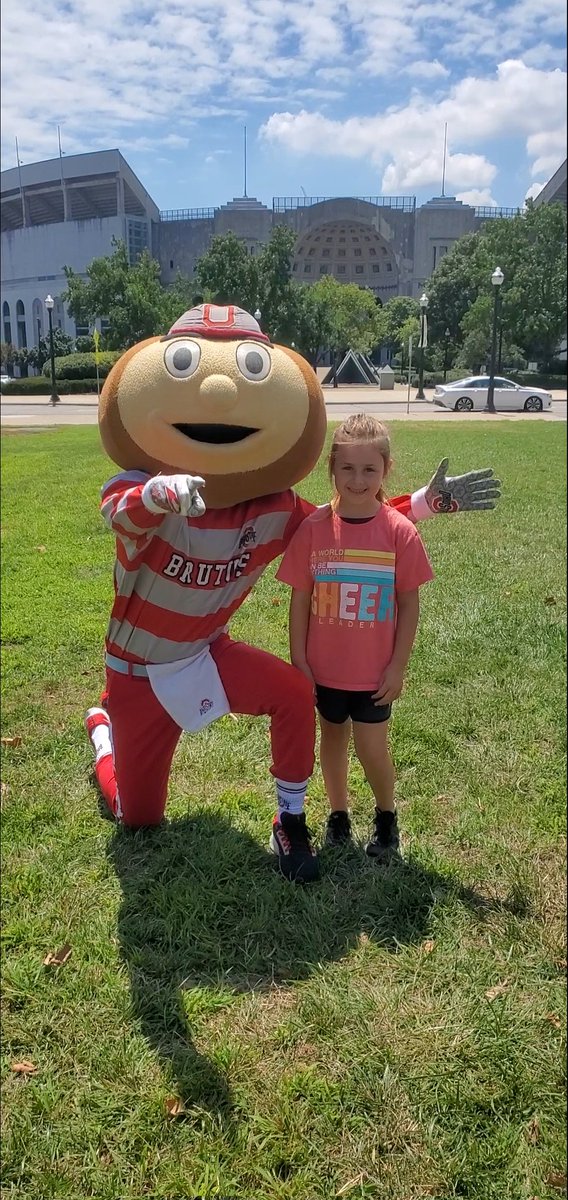 LexHS_Counselor's tweet photo. @OSU_SpiritSquad thanks for a great day at your youth camp! You made a birthday girl's dreams a possibility. Happy 7th Birthday Nora! https://t.co/iHE7owNSZY