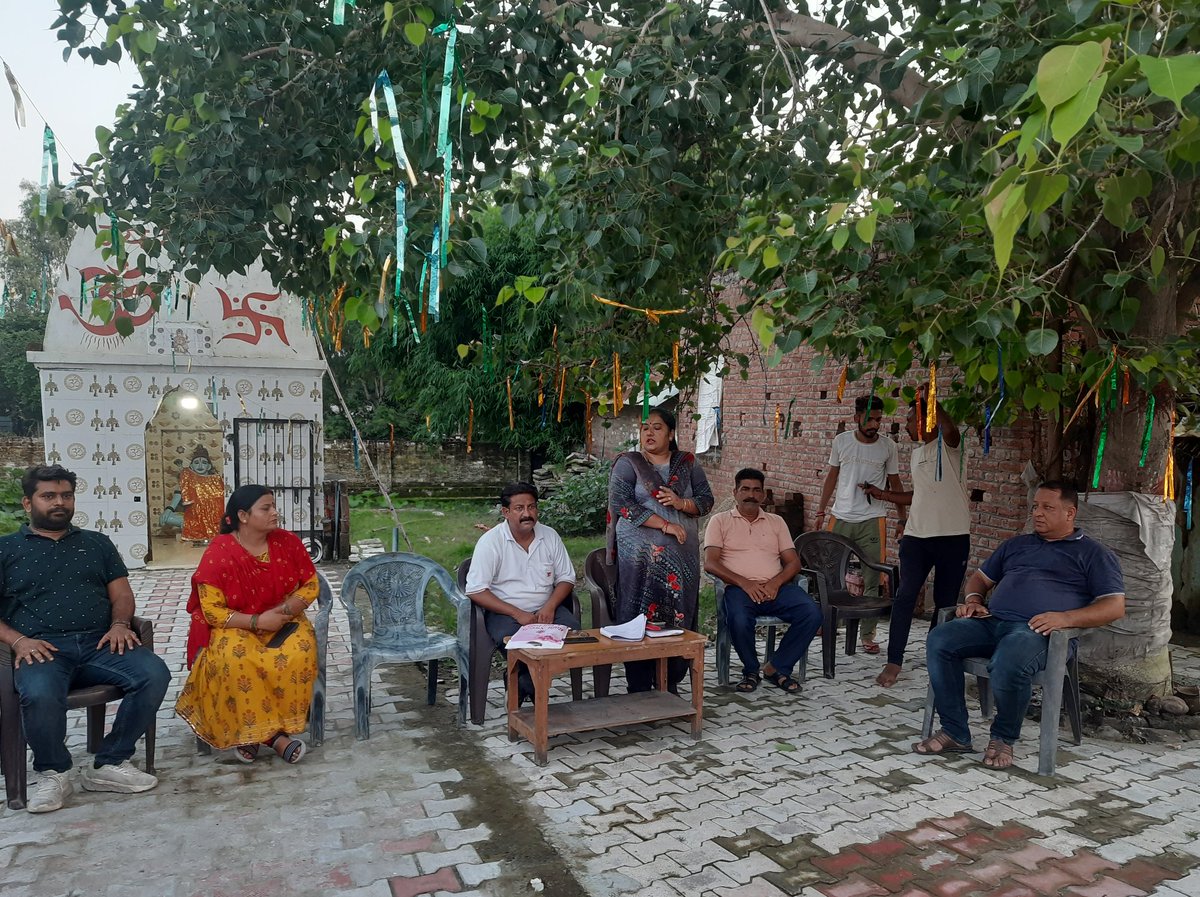 DeepakAbrol9's tweet photo. Bjp City Mandal Kathua
#HarGharTiranga #ForNation
Ward No. 17 @narendramodi @DrJitendraSingh @ImRavinderRaina @AmitShah https://t.co/nik7M72lbI