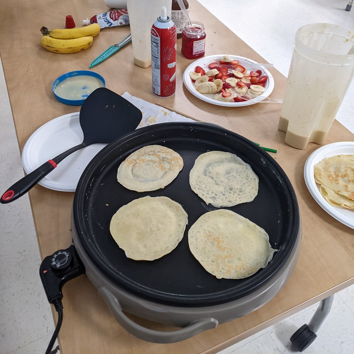 uiowaiiep's tweet photo. #IIEPHawkeyes were able to celebrate their last week of classes with a wonderful breakfast of crepes and fresh fruit! Thank you to the wonderful instructors for making that morning special. ππ€π₯π #breakfastisfun https://t.co/6qui9hw6XV