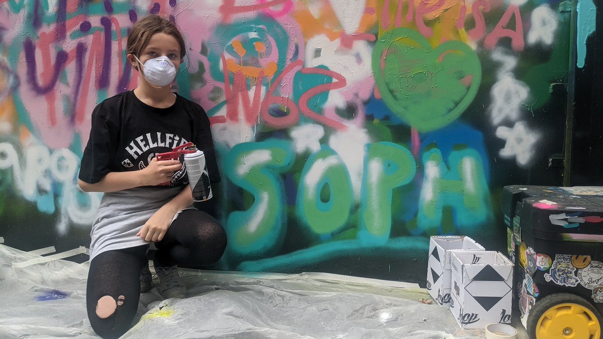 Roots0121's tweet photo. We had loadsa fun at our freestyle graffiti session today with @SandwellYouth @sandwellcouncil
Catch us tomorrow and Thurs from 12-4pm for more painty shenanigans at Brunswick Skate Park #HAF2022
#community #graffiti #workshop #streetart #loopcans https://t.co/8cGu6iVUhq