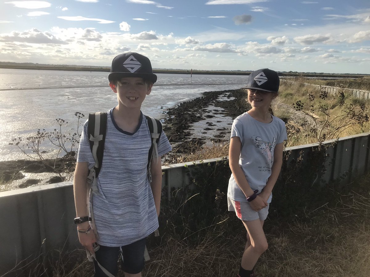benji_alyssa's tweet photo. Off exploring Burgh Castle this evening! @PlasyBrenin rockin our caps in the sunset! #summerexploring #norfolk https://t.co/n49TtPGRhr