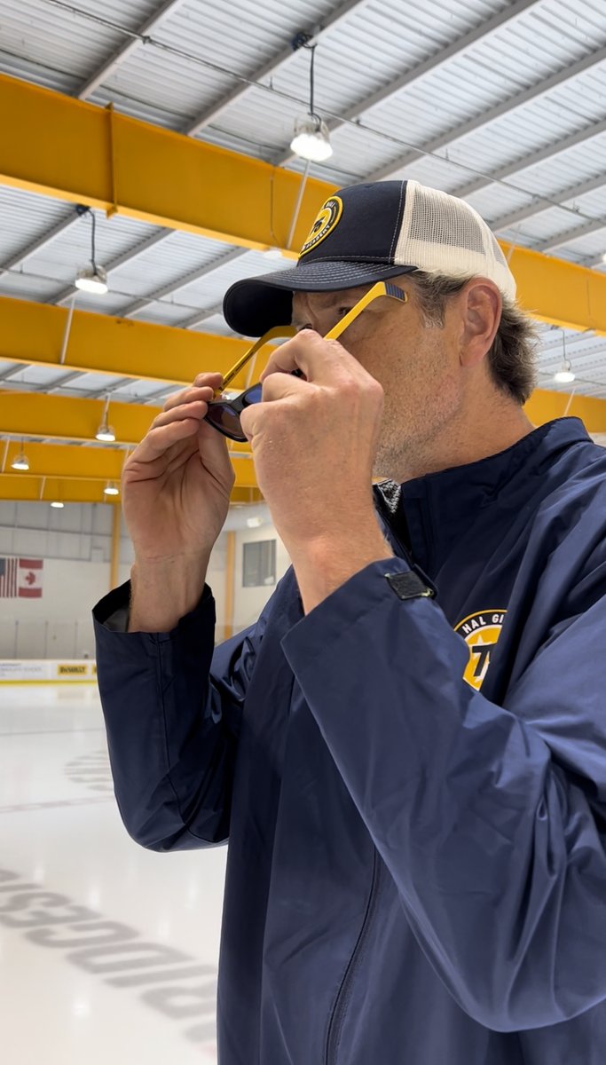 _teamclix's tweet photo. NHL Alumni Hal Gill repping some #TeamClix while on the ice recently at the Hal Gill Hockey Academy!!

#hockey #hockeysunglasses #shades #sunglasses #halgill #nhl https://t.co/SgM1vuEKib