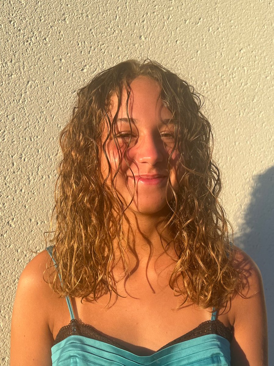 🥨 on Twitter "Ma petite sœur se lisse h24 les cheveux depuis des années, je lui ai proposé de