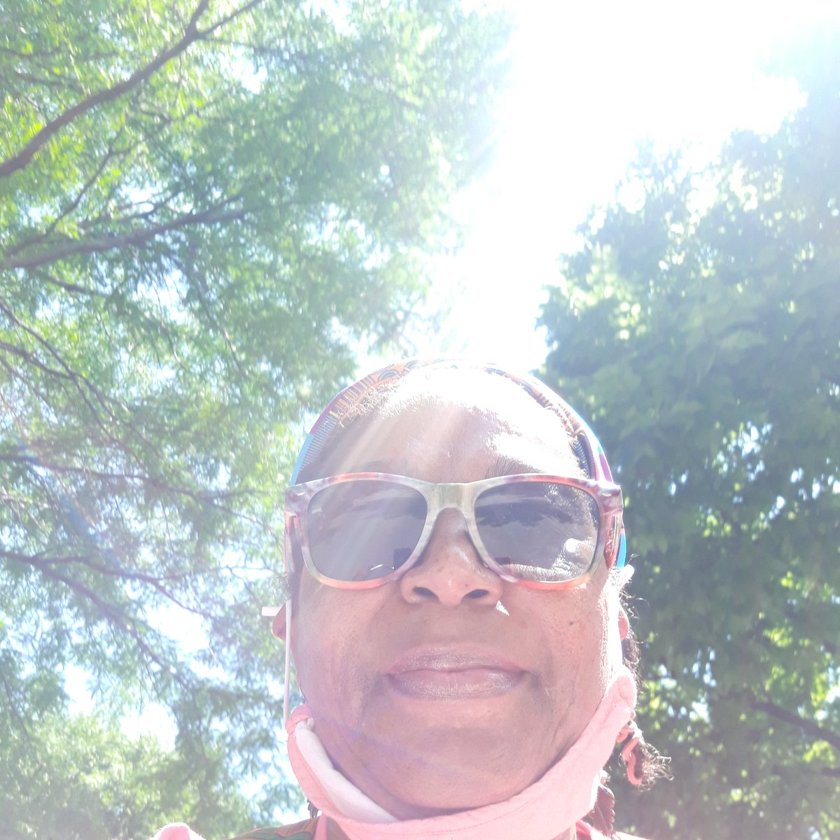 d_bead's tweet photo. When you got that glow. #Courtesy of Almighty Allah. #Hegotmyback #muslimsbikeride #selflovebikeclub https://t.co/pdtjsFRCp2