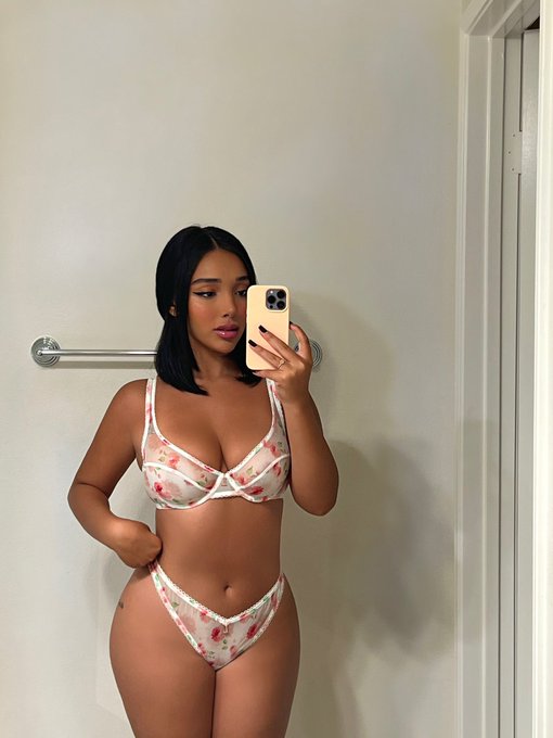 Kiara Marie ⋆ ˚｡⋆౨ৎ˚’s pics and videos