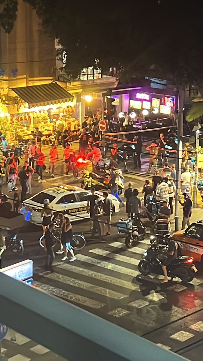 laura_goldmann's tweet photo. Reporting gunshots at the same crossroad than the past attack on Dizengoff, four month ago 

#TelAviv https://t.co/a3rCX3Z4LB