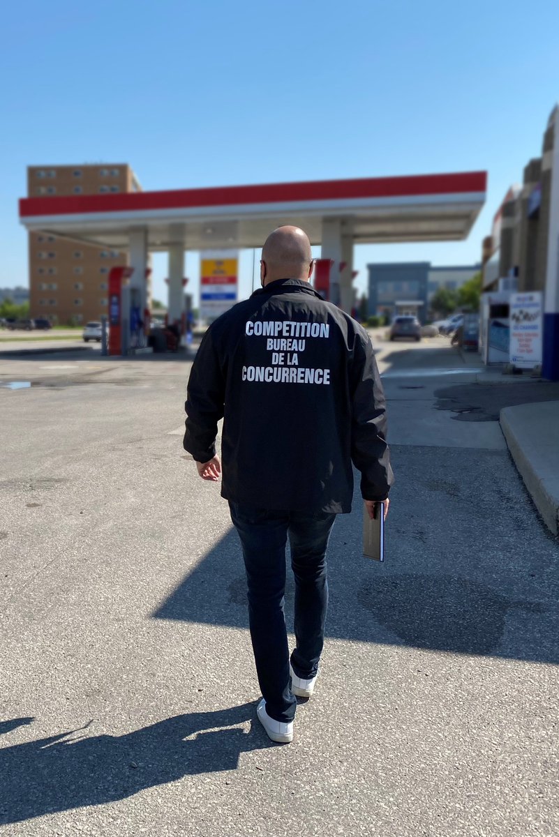 CompBureau's tweet photo. Last week, our enforcement officers were on the ground to speak with gas station owners ⛽️ in communities across 🇨🇦.

This is part of our ongoing efforts to prevent &amp; detect potential anti-competitive behaviour such as price fixing.

https://t.co/DYXf2PD41D https://t.co/2iVRj2cnBn