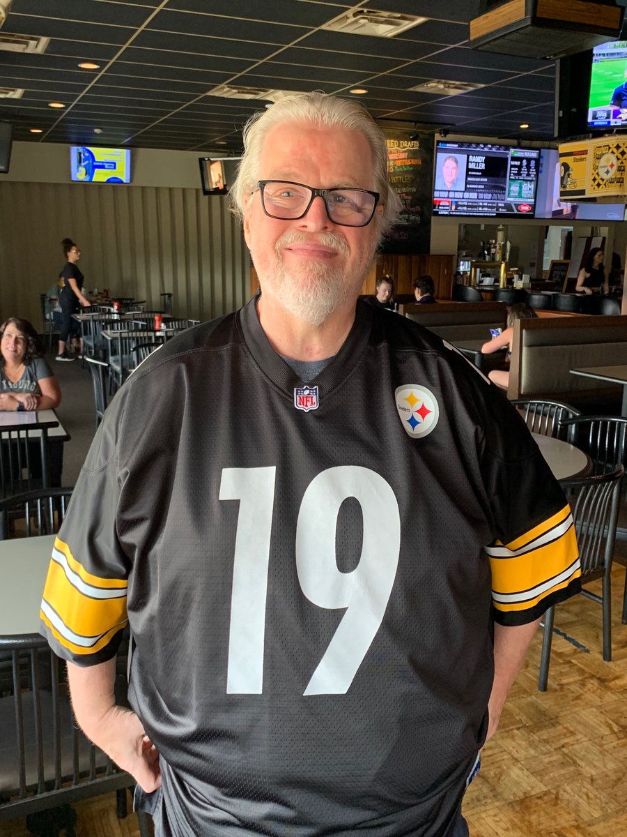 I’ve arrived at <a href="/SharkysCafe/">Sharky's Cafe</a> <a href="/SharkysPier/">The Pier at Sharky's</a> ! <a href="/1059thex/">105.9 The X</a> <a href="/budlight/">Bud Light</a>