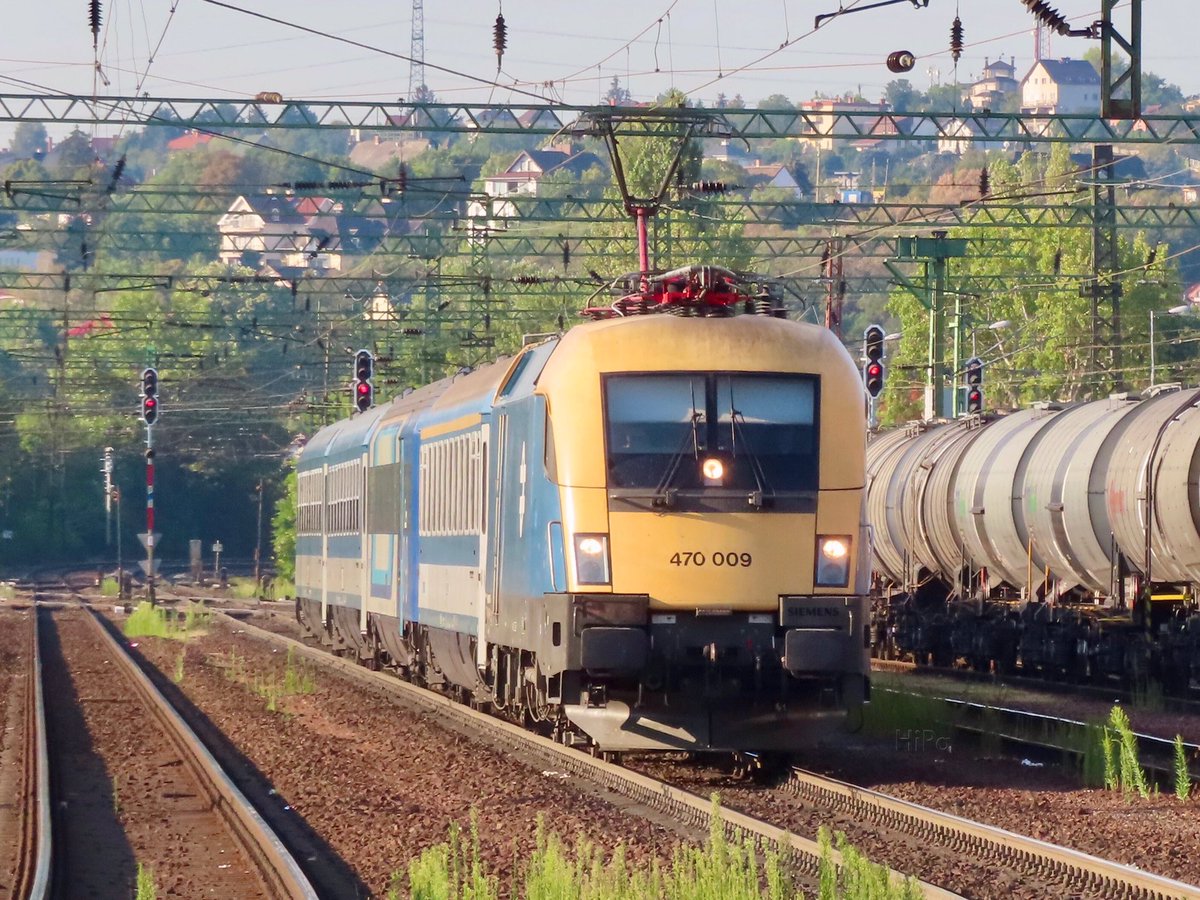 HiPa125's tweet photo. …And a selection of Siemens #Class470 EuroSprinter &amp; Bombardier TRAXX #Class480 hauled passenger services

🇭🇺 
02/08/22 https://t.co/WM59L5bjjW