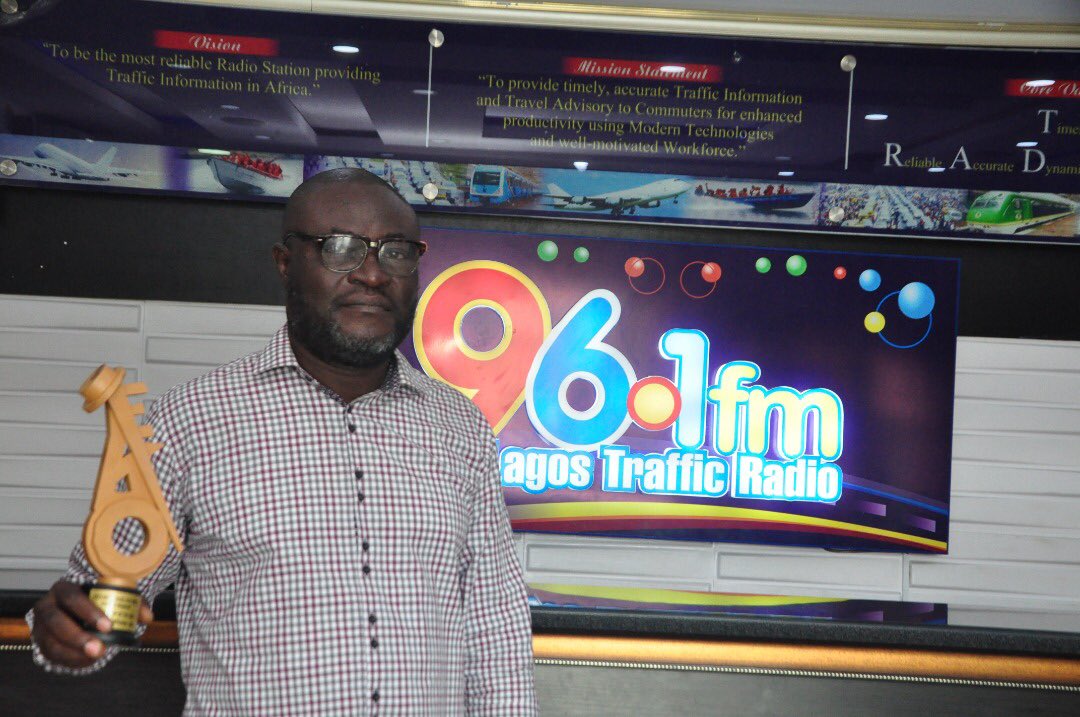 L-R, Winner Best Male O.A.P, EKO HERITAGE AWARDS 2022, Dfaizer Ayodele Olowo-Ake receiving the award on behalf of the General Manager, <a href="/lagostraffic961/">Lagos Traffic Radio 96.1FM</a>,<a href="/TYPONPON1/">Tayo Akanle</a> is the Assistant Director, Programs, <a href="/Oterivictor/">Oteri Victor</a> at the station.

cc <a href="/jidesanwoolu/">Babajide Sanwo-Olu</a> 

#ForAGreaterLagos