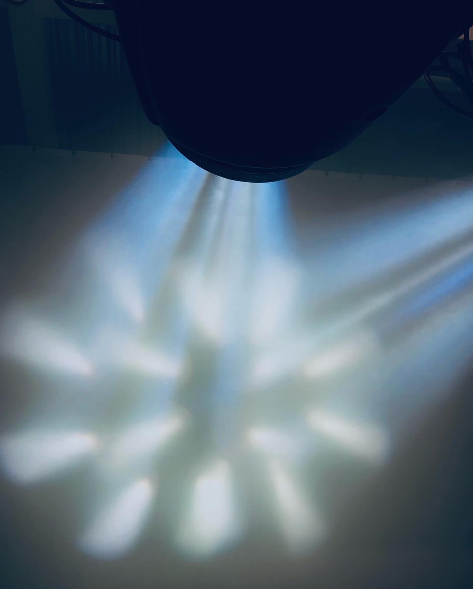 ReubenTheGuy's tweet photo. Just playing around doing our checks of some of our movers #lighting #prolighting #enlx #robe #tech https://t.co/BoX0VHaJkm