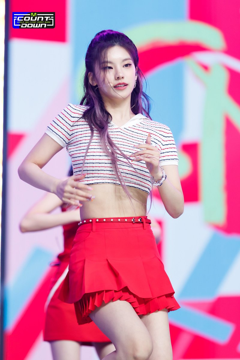 hourlyhwangyeji's tweet photo. #예지 #YEJI @ITZYofficial https://t.co/lHPEwYOStD