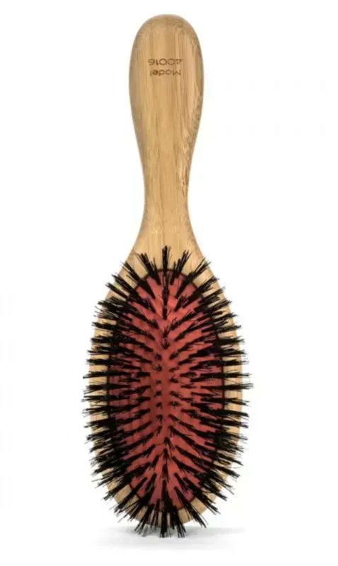SamVillaPro's tweet photo. *Pro Tip: Using the small teeth of a long cutting #comb creates the tension needed to redirect growth patterns and a #SamVilla Artist Series Finishing #Brush is the perfect tool to smooth and promote shine. #SamVillaTools #SamVillaHair
CLICK HERE: https://t.co/WfWVO9bdII https://t.co/TncwYYwZ9q