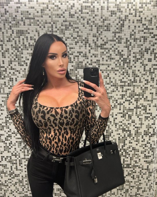 TW Pornstars - TS Kimberlee. Pictures and videos from Twitter.