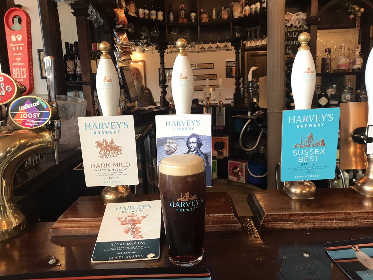 Good discussions <a href="/HeritagePubs/">CAMRA Pub Heritage</a> meeting <a href="/royaloakborough/">𝓡𝓸𝔂𝓪𝓵 𝓞𝓪𝓴 𝓑𝓸𝓻𝓸𝓾𝓰𝓱</a> tonight about heritage pubs at risk and <a href="/CAMRA_Official/">CAMRA</a> pub design awards. Drinking lovely <a href="/Harveys1790/">Harvey's Brewery</a> Dark Mild and IPA on #cask 🍺 #bestpubs #londonbridge #borough
