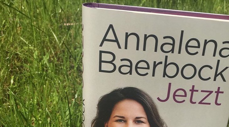 EhrkeHeideMarie's tweet photo. @sprachmittlerud 🎋🤫🎋Wo gibt‘s so ein #grünes_Gras? #ECHT? 2022?
Seltsames Foto! „#JETZT“ und die Seiten oben in #LILA!
„Heilig‘s Blechle!“ sagt da der Schwabe /#Video: https://t.co/kVubPn5Xgc
PASST AKKURAT dazu, wohin die #Grünen uns JETZT ab HERBST führen wollen. Gibt‘s das #Blechle schon? https://t.co/FkPkJbfKJp