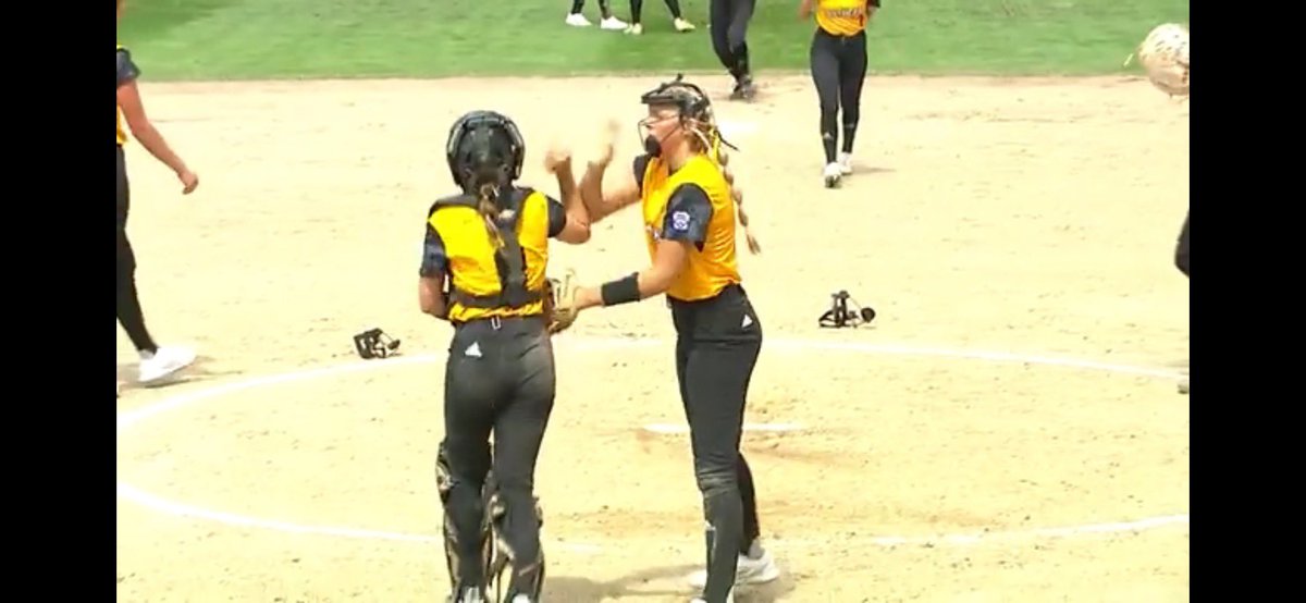 OliviaHill2025's tweet photo. Game 2 was a win over Michigan! On to game 3 against 🇨🇦at 2 pm eastern. #dutchforksoftball #juniorworldseries https://t.co/1oSRc8ycCG