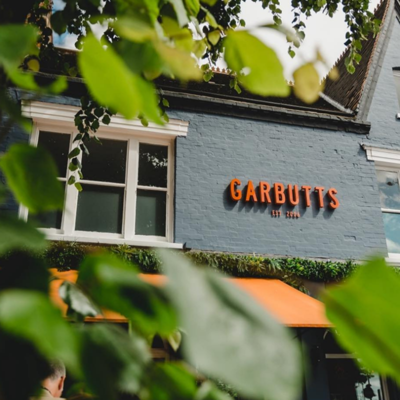 hullfcofficial's tweet photo. 🎁 𝐖𝐈𝐍𝐍𝐈𝐍𝐆 𝐖𝐄𝐃𝐍𝐄𝐒𝐃𝐀𝐘 🎁

Our friends at @GarbuttsBar are giving you the chance to win a £100 voucher to spend at their superb Princes Avenue venue! 🎉

To be in with a chance: retweet this post, tag a friend in the replies, follow their Twitter page! 

⚫️⚪️ #COYH