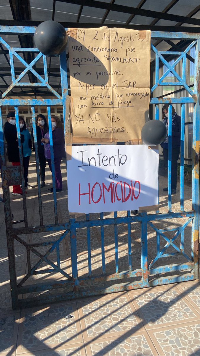 ConiPerez12's tweet image. Hoy día 2 de agosto en el cesfam boca sur de #SanPedrodelaPaz una funcionaria de salud, fue agredida sexualmente. Anoche otra funcionaria del sar #bocasur fue amenazada con arma de fuego. 
Estamos aburridos de estos hechos de violencia
Por favor ayúdenme a compartir