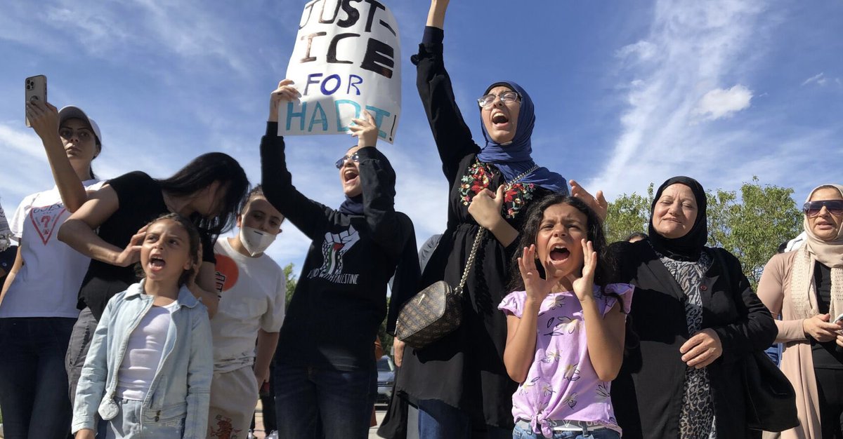 aaanmarkaz's tweet photo. #Watch video w/ Hadi, his attorneys, @CAARPRNow, @RPCoalition &amp; AAAN organizers immediately following Hadi's release: https://t.co/6qNWum2ESj

#FireRacistCops at @OakLawnPD! And @SAKimFoxx, #ChargeRacistCops!

#Justice4Hadi #StopSARs #StopPoliceCrimes #EndRacialProfiling https://t.co/qSlmUINWdO