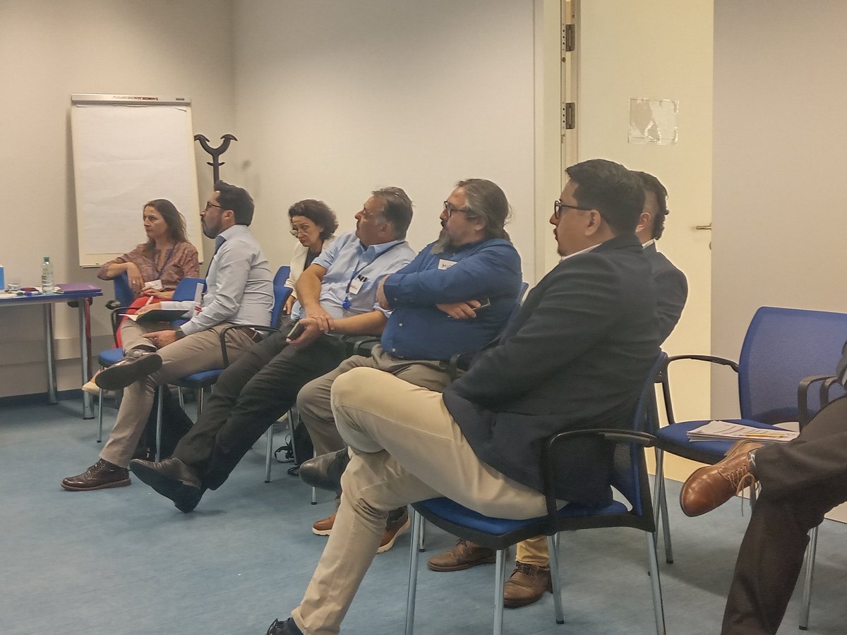 Yuniey050981's tweet photo. Profesor Rubén Ferro Experto Cubano en los temas de factores humanos y organizacionales de la Dsn Orsa ; imparte conferencia sobre la temática en la Escuela Regional de Liderazgo.#Ocitma con todo su potencial. https://t.co/xQm4Tror6Y