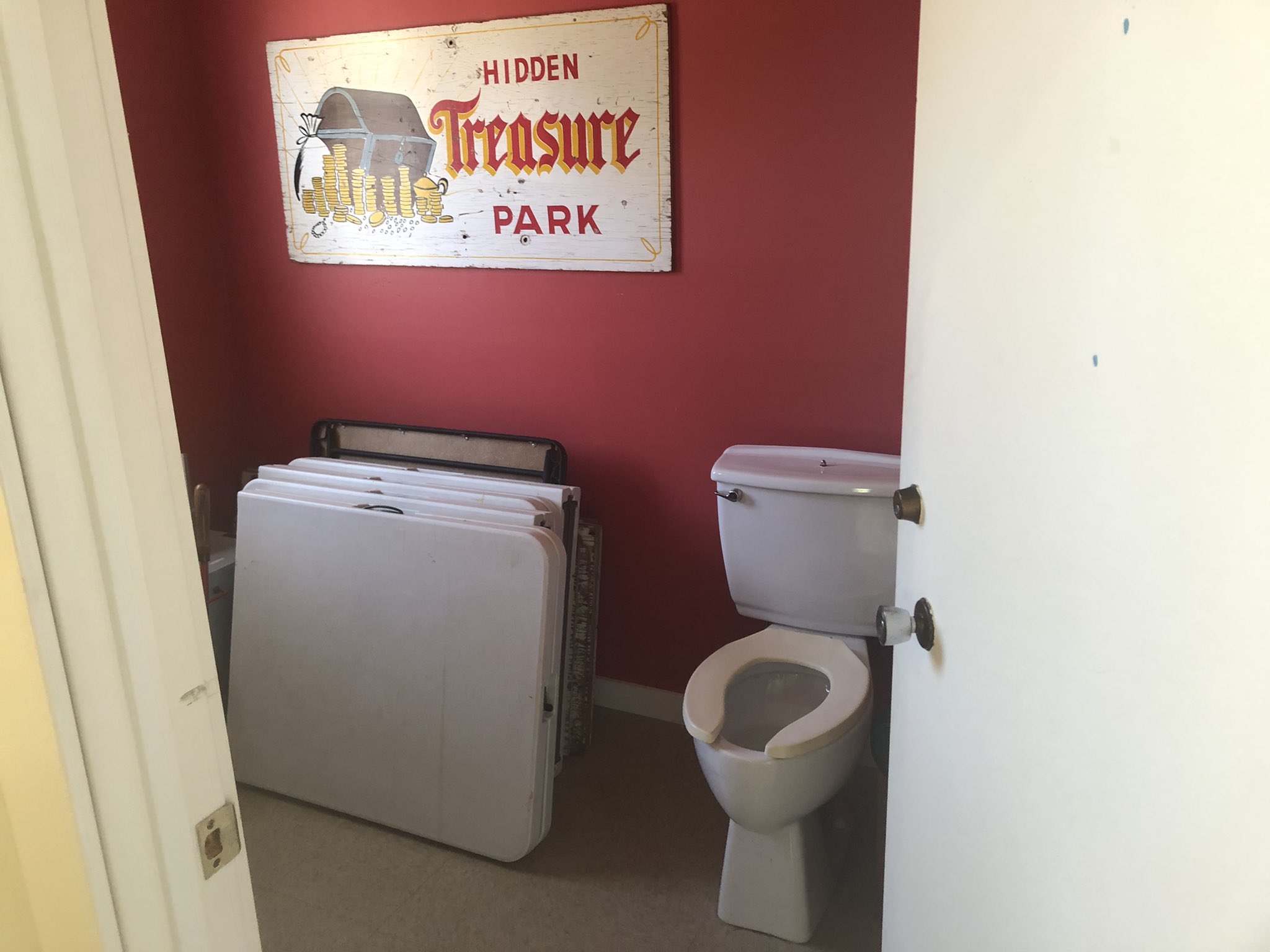 Jonathan Reinarz on Twitter "In England they call a toilet a loo. In