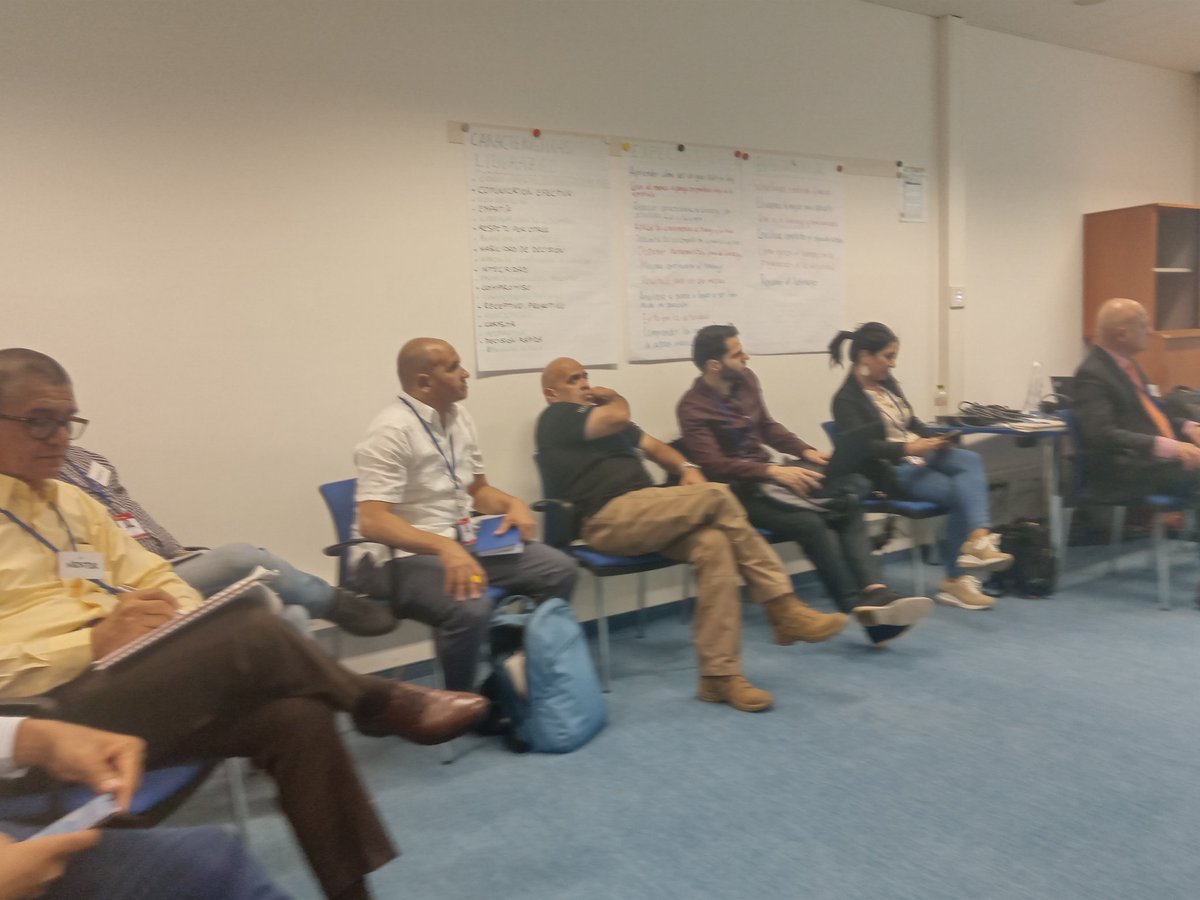 Yuniey050981's tweet photo. Profesor Rubén Ferro Experto Cubano en los temas de factores humanos y organizacionales de la Dsn Orsa ; imparte conferencia sobre la temática en la Escuela Regional de Liderazgo.#Ocitma con todo su potencial. https://t.co/xQm4Tror6Y