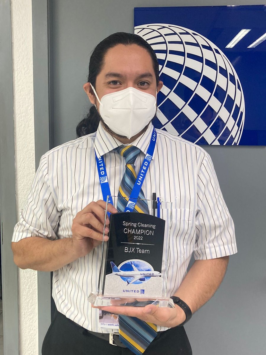 BJX just received the Spring Cleaning 2022 trophie! We are very proud of receiving this award, and we’ll continue to assess our work areas and optimize our space using the 5S method of cleaning #Spring5Scompetition
#SafetyIOwnit

@AOSafetyUAL @MelgozaFj @MikeHannaUAL