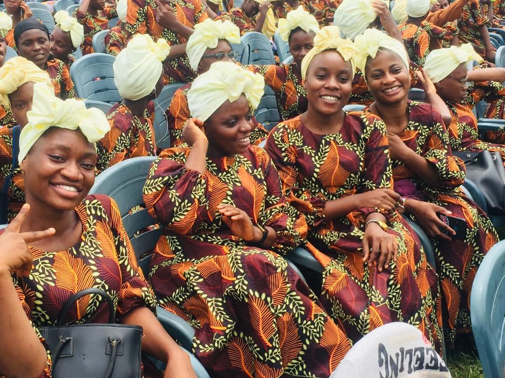 CeeZoe_'s tweet photo. Not @Abioye_bolu1501 saying the choristers' scarf was the definition of UP. Where is the lie π€£π€£
Everything/Everyone was just going up that day π
#GCK
#DLConversations
#GlobalCrusadewithKumuyi https://t.co/y6pTIiBDuP