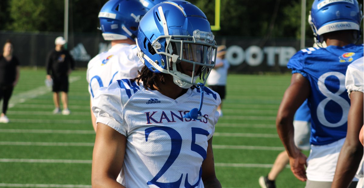 LOOK: Photos of numerous #KUfball newcomers and a few returners from today's practice. 

Link: 247sports.com/college/kansas…