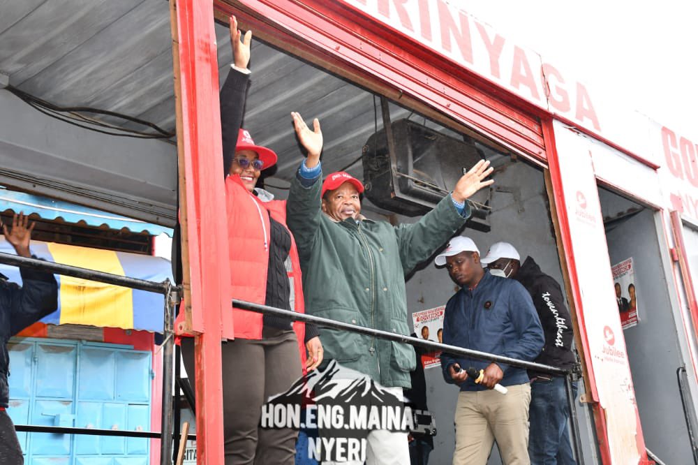 SenatorEMaina's tweet photo. Come rain! Come sunshine! Tuko kwa ground! #NyeriCounty change has landed! #IncomingNyeriGovernor #EngMainaTosha #NyeriDecides #KugaNaGwika #UtongoriaNaUkuria #KabaEngineer https://t.co/MG8Plr25nw