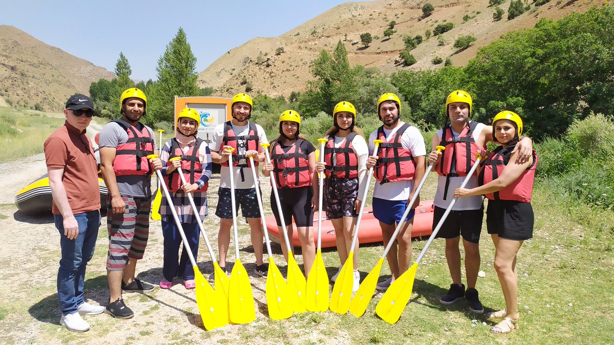 CatakHarikas's tweet photo. Doğa Harikası Çatak ilçemiz İranlı Doğa ve Rafting severlerin Merkezi Haline geldi.
Desteklerinden dolayı Belediye Başkanımız sayın @AbdrrhmnSeylan 'na çok teşekkür ediyoruz.
@catak_bel @FikretYARDIMCI @CihanYALIN13 @SuleymanByt https://t.co/iajCq6CzS0