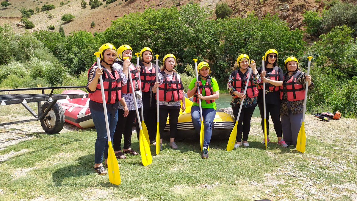CatakHarikas's tweet photo. Doğa Harikası Çatak ilçemiz İranlı Doğa ve Rafting severlerin Merkezi Haline geldi.
Desteklerinden dolayı Belediye Başkanımız sayın @AbdrrhmnSeylan 'na çok teşekkür ediyoruz.
@catak_bel @FikretYARDIMCI @CihanYALIN13 @SuleymanByt https://t.co/iajCq6CzS0