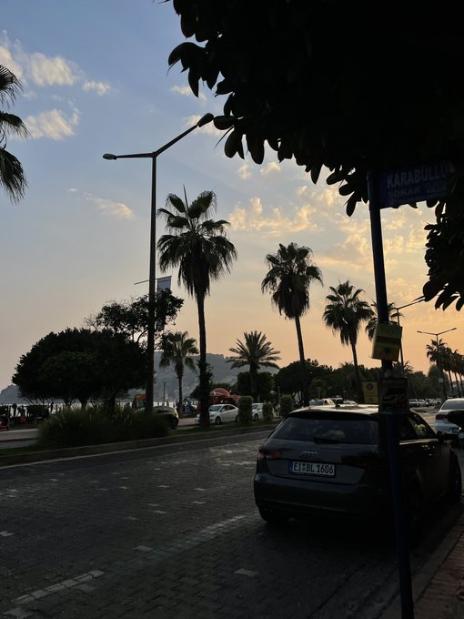 Perfect sunset! Dream travel all world! ❤️ #world #road #sunset https://t.co/kMaShw3lZ3<a href="/tag/world"class="tags">#world</a><a href="/tag/sunset"class="tags"><span>#sunset</span></a><a href="/tag/road"class="tags"><span>#road</span></a>