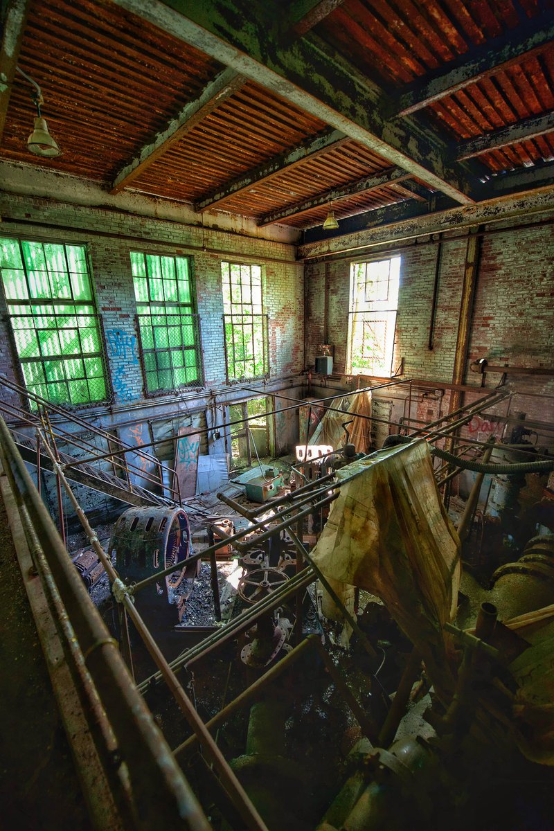 Landolakes777's tweet photo. #abandoned #selfportrait #urbex https://t.co/BWO5e6Lar4