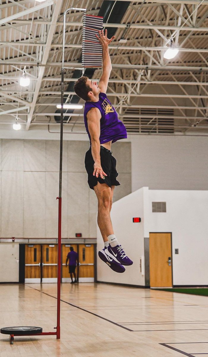 UNImbb's tweet photo. Sky’s the limit ✈️ 

#EverLoyal https://t.co/iYQVUuqrhl