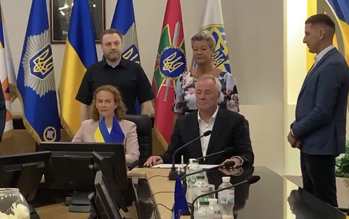 An important step as the Ukrainian State Migration Service officially gains observer status in the European Migration Network. This will allow us to share information more easily. 🎥 audiovisual.ec.europa.eu/en/video/I-229…