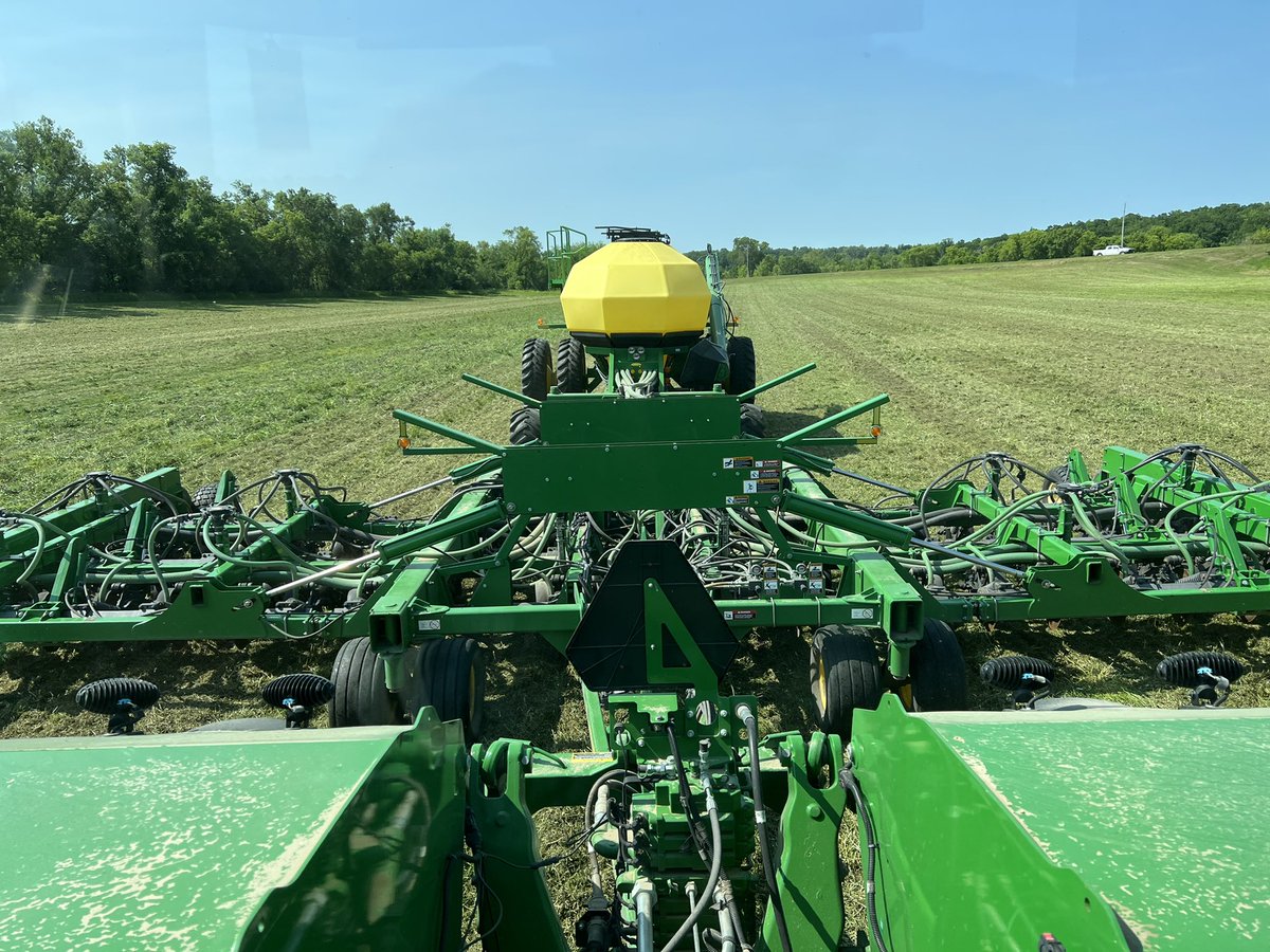 wilmarw's tweet photo. Second round covercrop https://t.co/5iaKAl0YEF