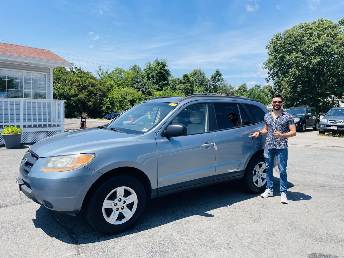 basurto993's tweet photo. We could’ve not asked for a better Local Advisor. Thank you @Teacher_Leo_VA for being more than just a guide, but a friend. A successful day: Credential, car and all set for the new scholar year 2022-2023.
@ParticipateLrng @pavelmiranda10
#unitingourworld #PLOrientation2022 https://t.co/7qy7Qwu1XL