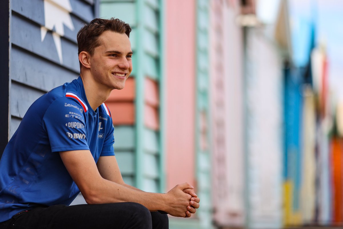 Well, the proverbial sh*t hit the fan after Alpine announced Oscar Piastri as their new driver, and the F2 champion denied joining the French F1 team.

Here's what happened! 👇

f1feederseries.com/2022/08/02/osc…