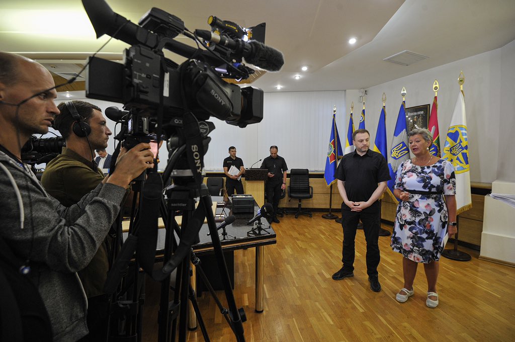 Press point with 🇺🇦 @MVS_UA Interior Minister Denis Monastyrsky in Kyiv today. outlined: ▪️EU Commitment to Ukraine ▪️update on Temporary Protection ▪️preparations for new school year Watch 👇 🎥 audiovisual.ec.europa.eu/en/video/I-229…