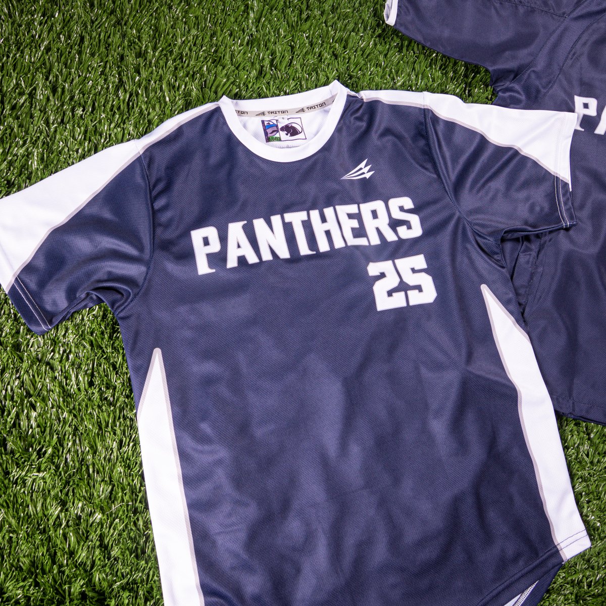 CBJ_Triton's tweet photo. Match your #Triton jerseys with a full line of apparel items. Find out more and request your designs today. https://t.co/gmgZMG676x
👥 Amherst Panthers
🆒 Clutch Cage Jacket
#teamtriton #custombaseballjerseys #baseballuniforms #baseballjerseydesigns https://t.co/9hpfvCIJzC