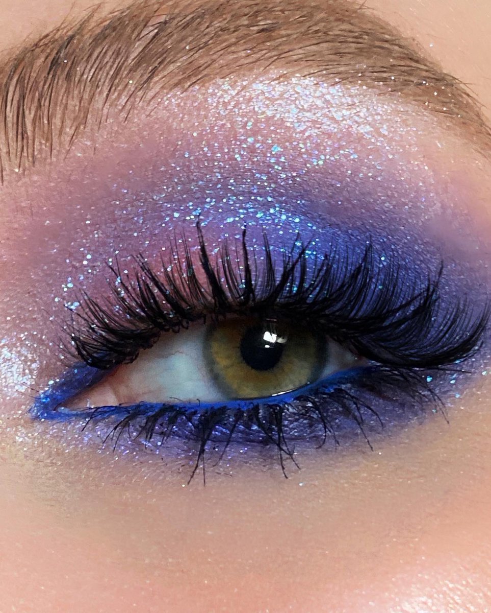 karlacosmetics's tweet photo. 💙🐮MOODY COW.
When your emotions are a rollercoaster, this pigment has a colour shift to fit every mood!

The super sparkly finish and multidimensional shifts are sure to lift your spirits! @fetish.of.mine looks dazzling in this BEST SELLER Opal Moonstone eyeshadow 💙 https://t.co/zeUmPeGSvL