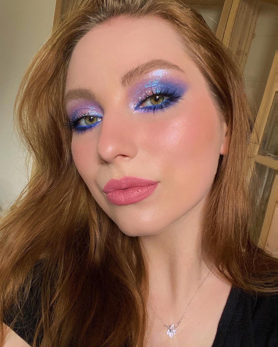 karlacosmetics's tweet photo. 💙🐮MOODY COW.
When your emotions are a rollercoaster, this pigment has a colour shift to fit every mood!

The super sparkly finish and multidimensional shifts are sure to lift your spirits! @fetish.of.mine looks dazzling in this BEST SELLER Opal Moonstone eyeshadow 💙 https://t.co/zeUmPeGSvL