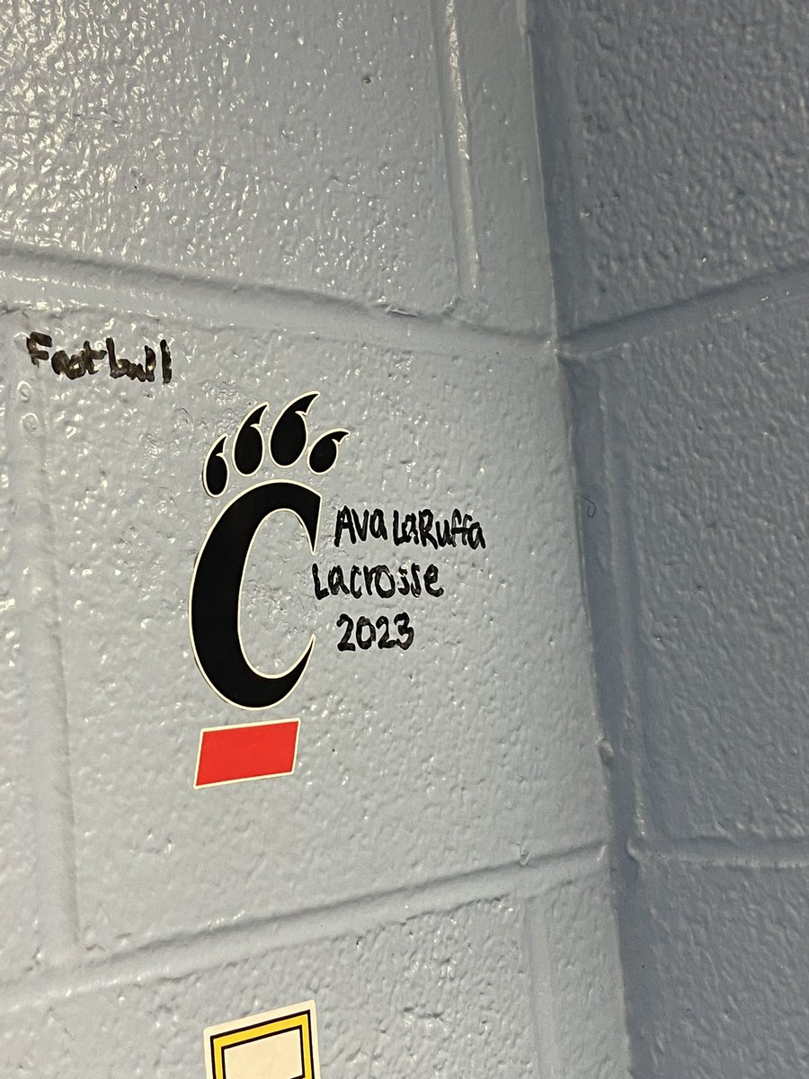 <a href="/avalaruffaa/">ava laruffa</a> signs the wall! We are so excited for you and can’t wait to continue to cheer you on this year! <a href="/GoBEARCATS/">Cincinnati Bearcats</a> is getting a great one! #wearecville #alwaysawildcat #signthewall #whosnext