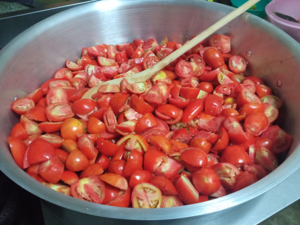 Así empieza la magia de <a href="/MIOTOMATO2/">MIO_TOMATO🍅🇻🇪</a> quieren ver cómo termina hagan RT y denme corazones ....